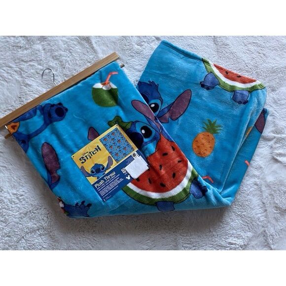 Disney Stitch Tropical Pineapple Coconut Soft Throw Blanket 50” X 70" Blue NEW - Picture 8 of 13